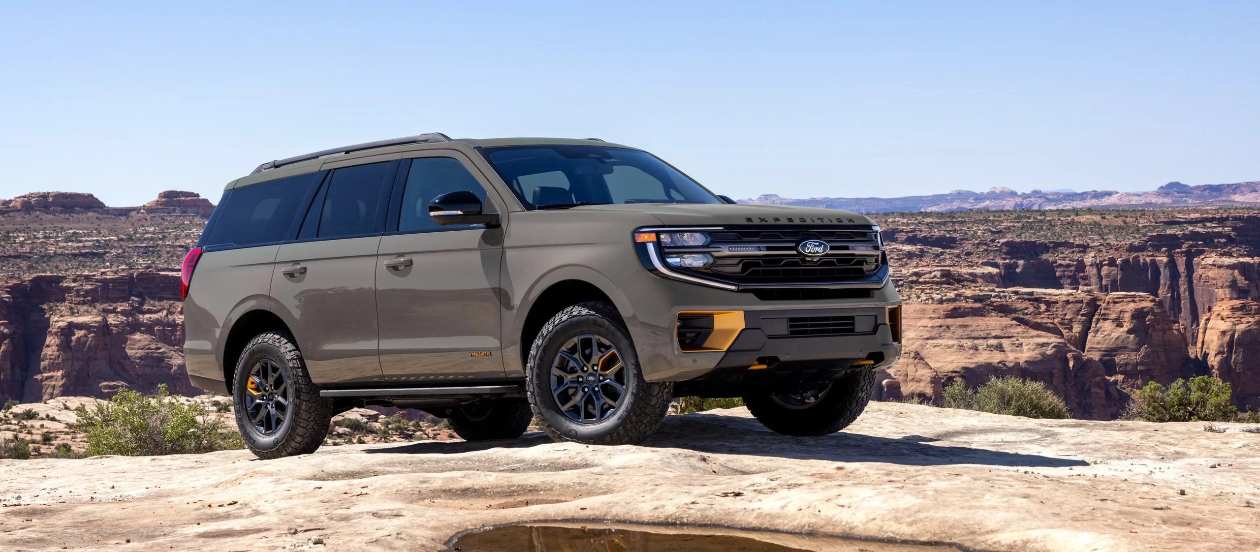 2026 Ford Expedition full size SUV parked on rocky overlook exterior view