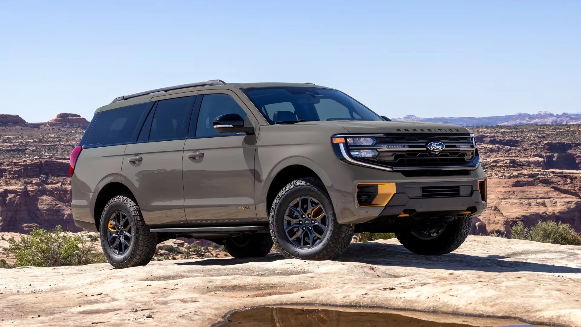 2026 Ford Expedition parked in desert landscape exterior side view