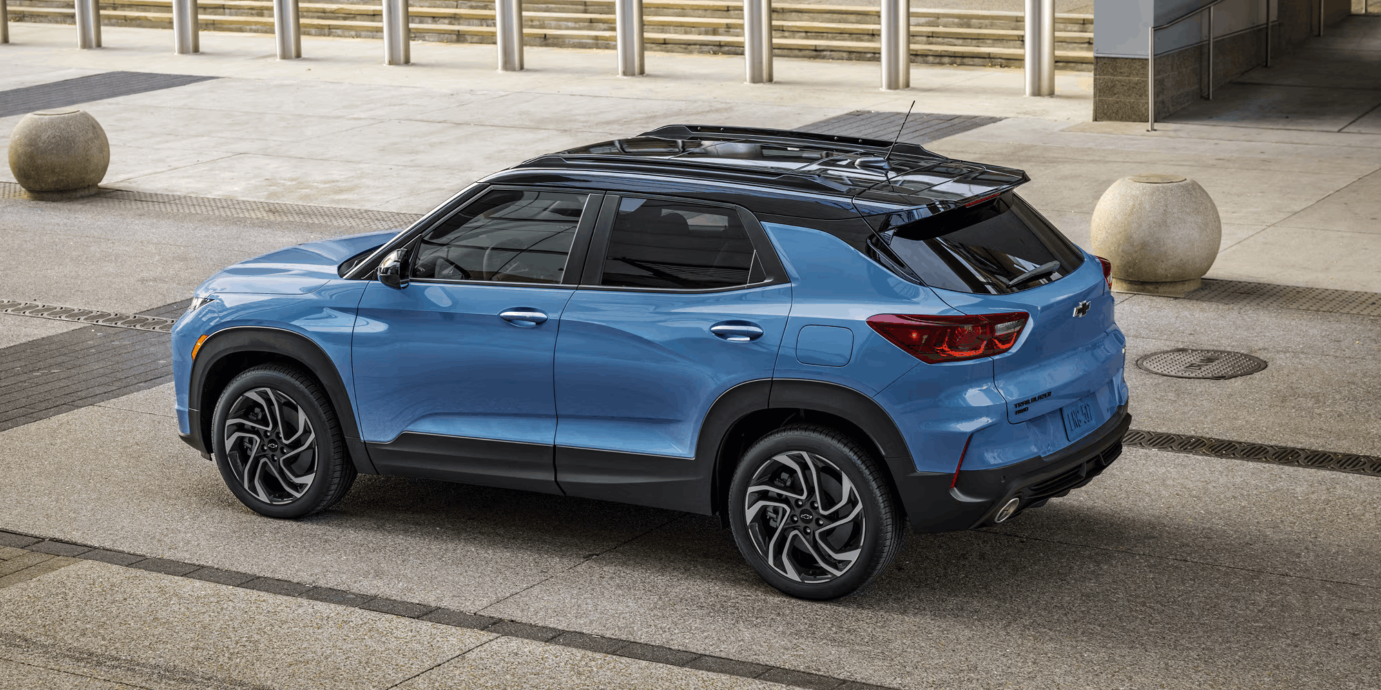 2026 Chevrolet Trailblazer exterior blue side