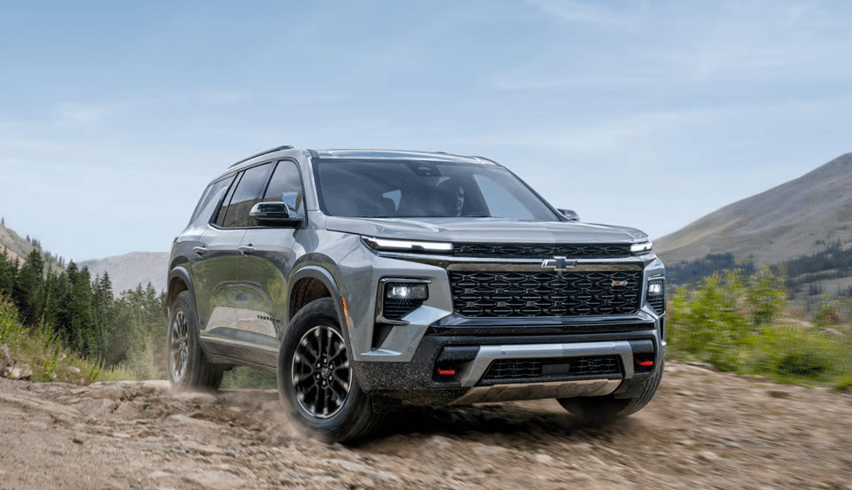 2026 Chevrolet traverse grey exterior main