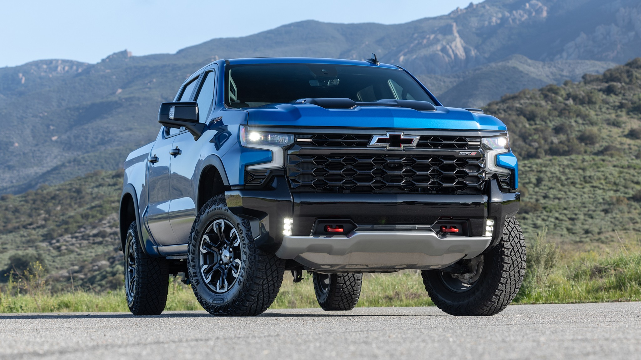 2026 Chevrolet Silverado exterior front