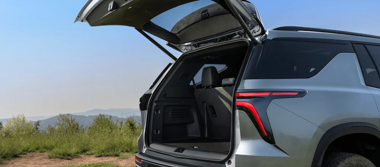 2026 Chevrolet traverse trunk exterior