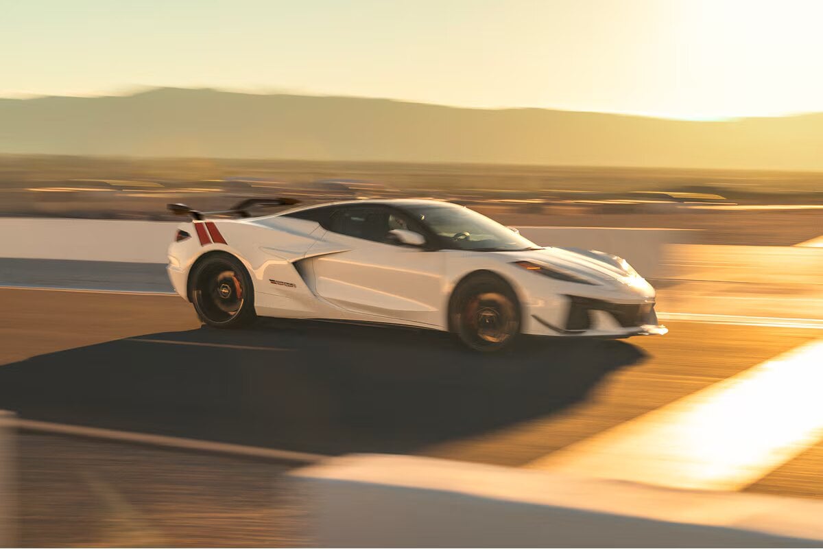 2026 corvette grand sport white sunset