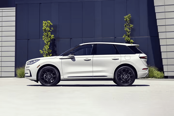 2026 Lincoln Corsair White daytime side