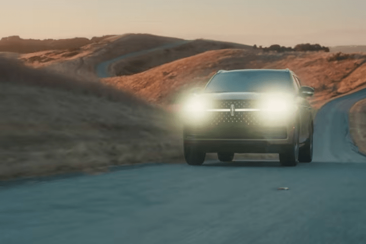 2026 Lincoln Navigator Highbeams