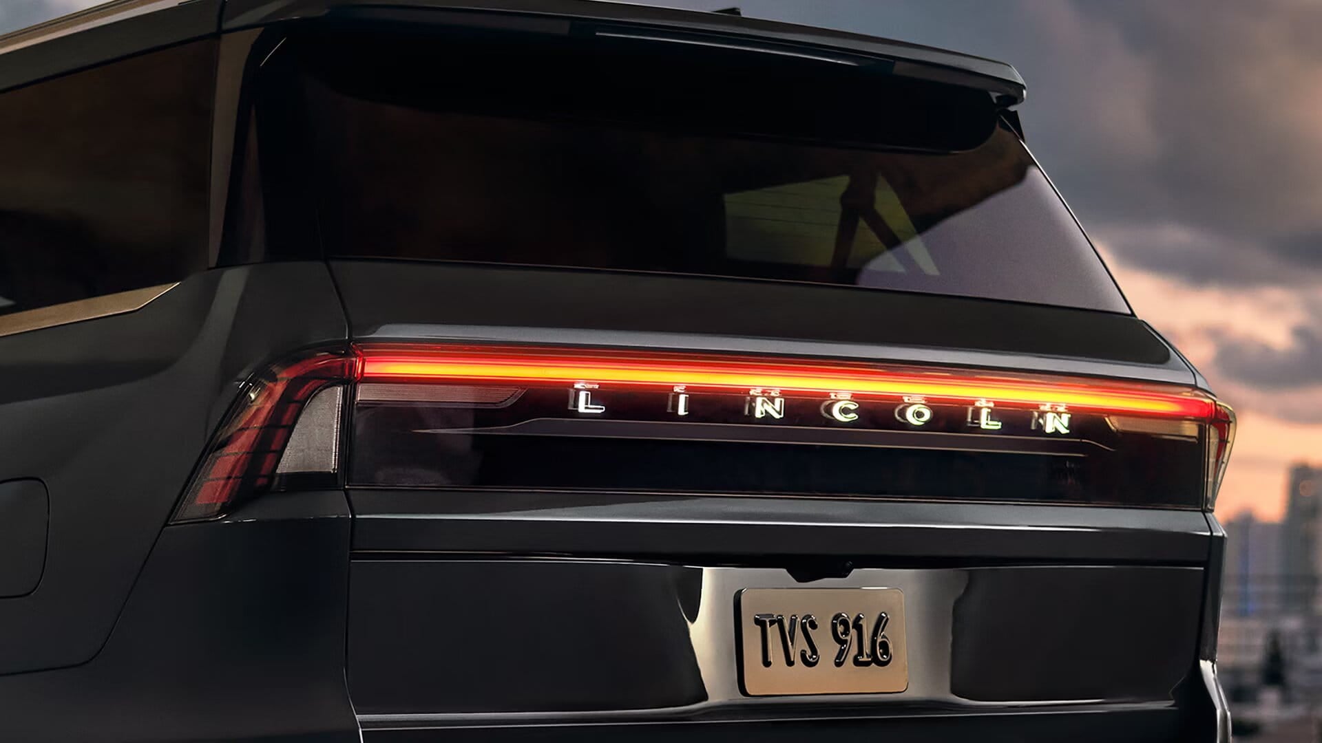 Lincoln Navigator Black label rear