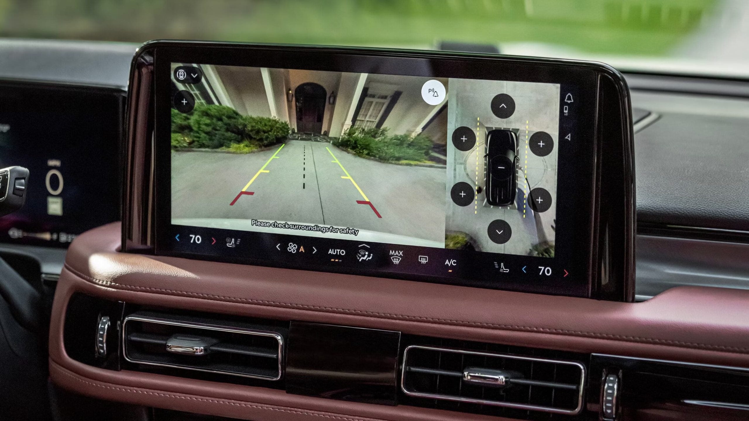 Lincoln Aviator Black Label backup camera