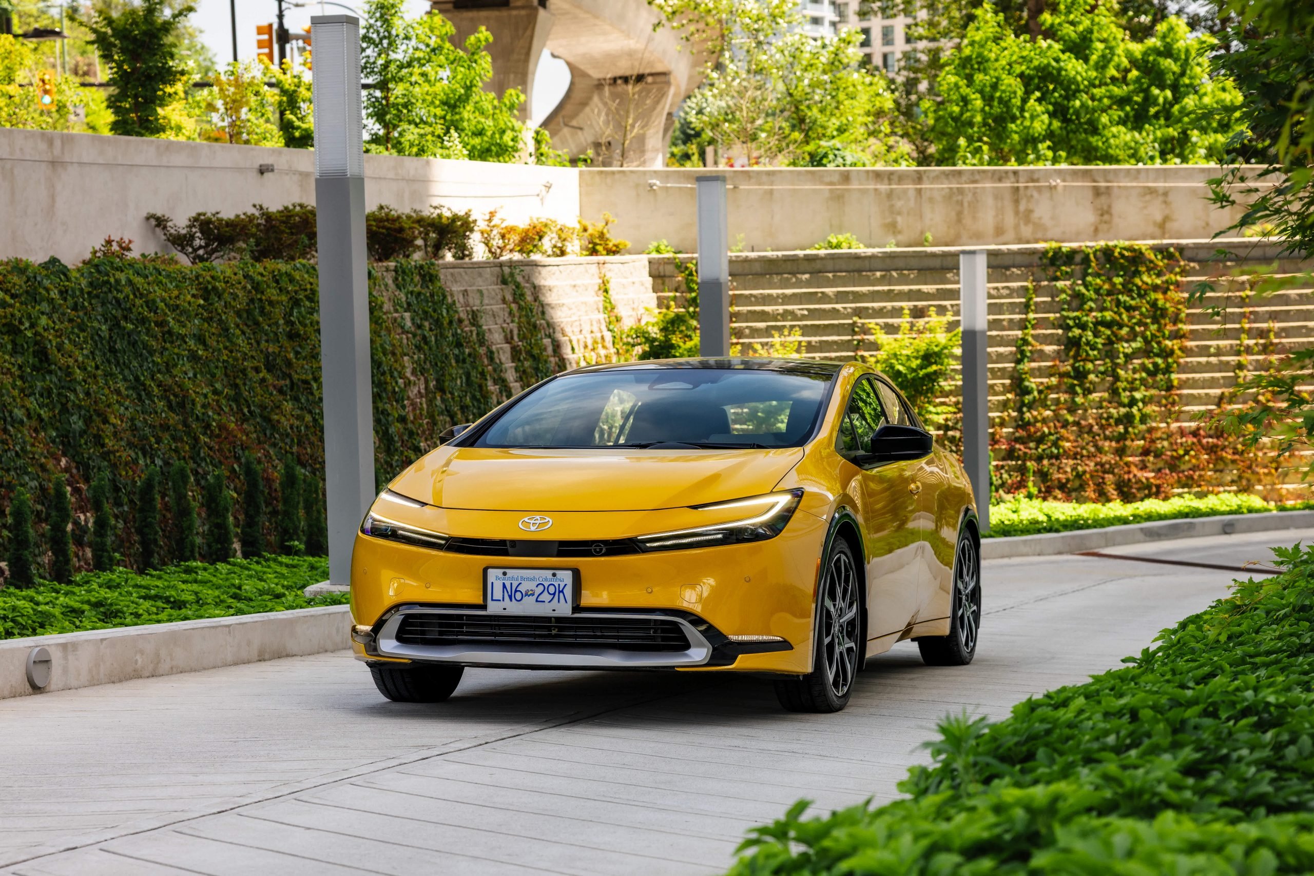 2025 Toyota Prius Plug-In Hybrid