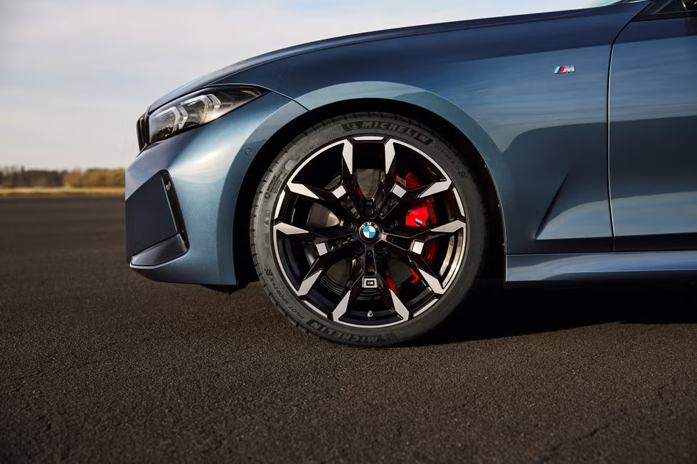 2025 BMW 3 Series ON
