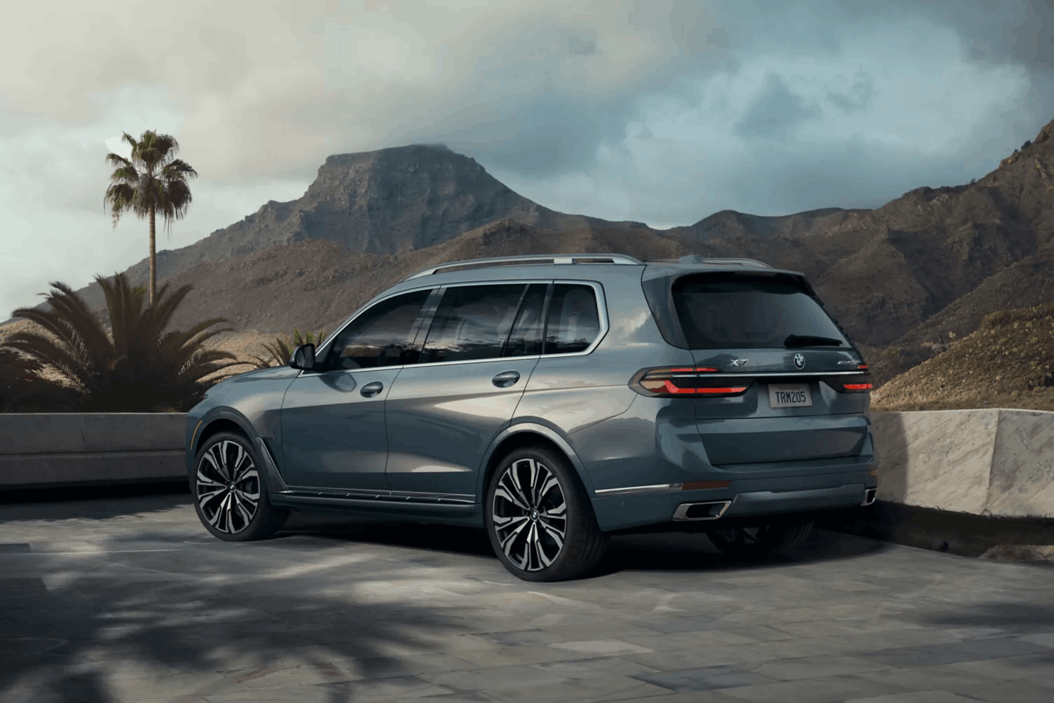 2026 BMW X7 White Grey Exterior mountains